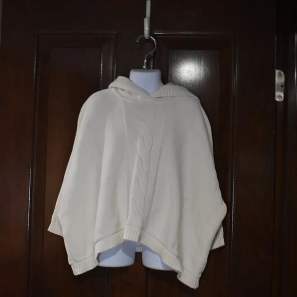 Gap Kids Knit Hooded Poncho Sweater Girls XS White Cozy Fall Winter Layer